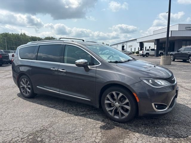 Used 2019 Gray Chrysler Limited image 7