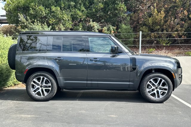 Used 2026 Gray Land Rover S image 6