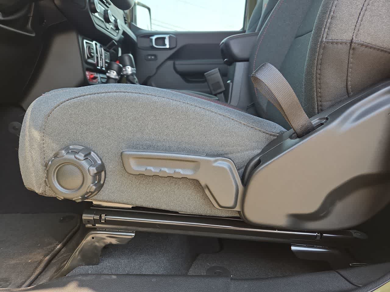 Used 2025 41 Jeep Rubicon image 14