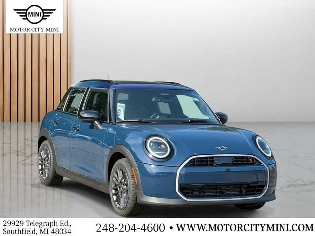 2026 MINI 4 Door Iconic