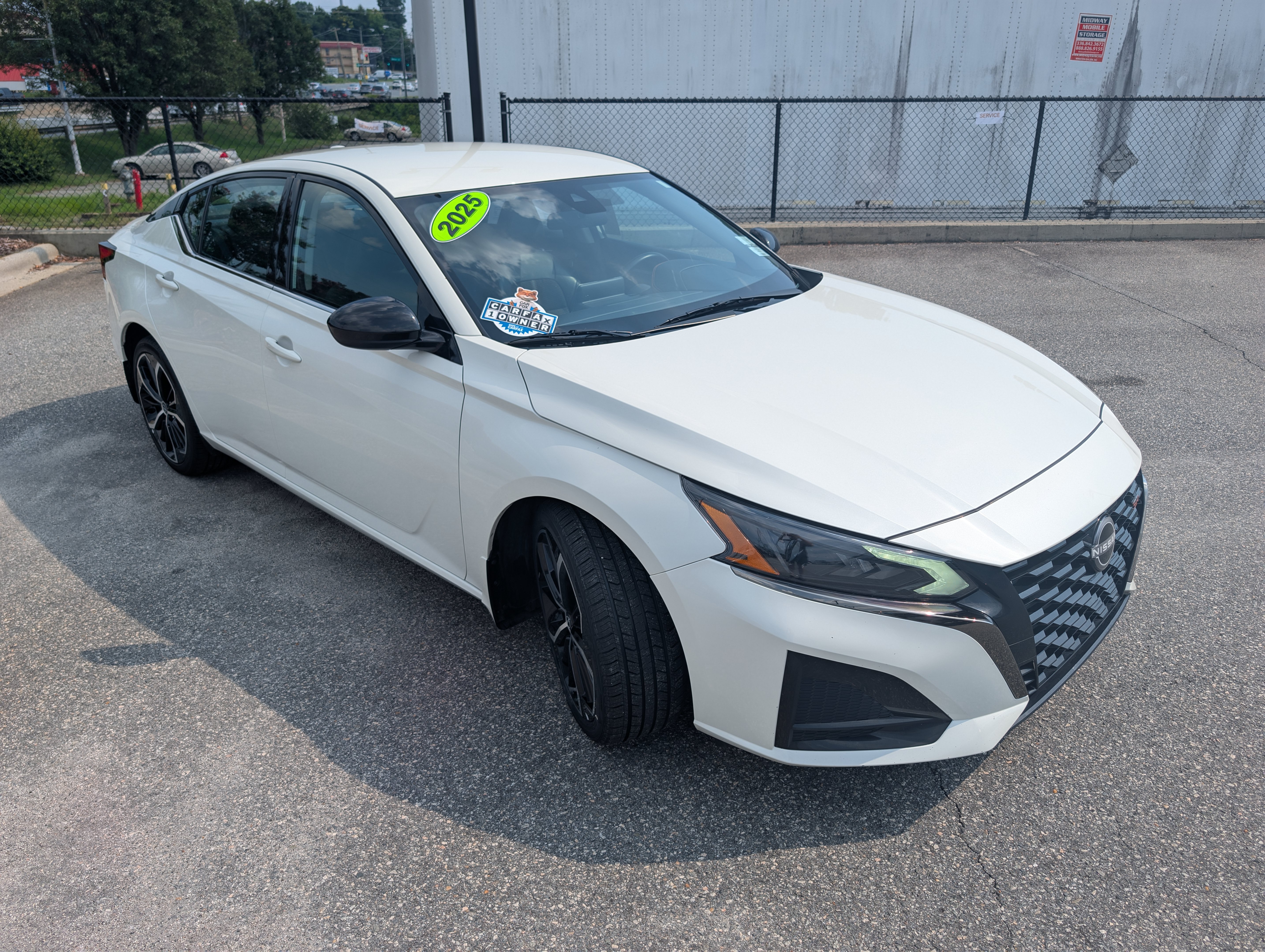 Used 2025 Pearl White Tricoat Nissan SR image 2