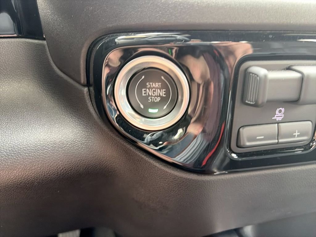 Used 2024 Black Chevrolet High Country image 27