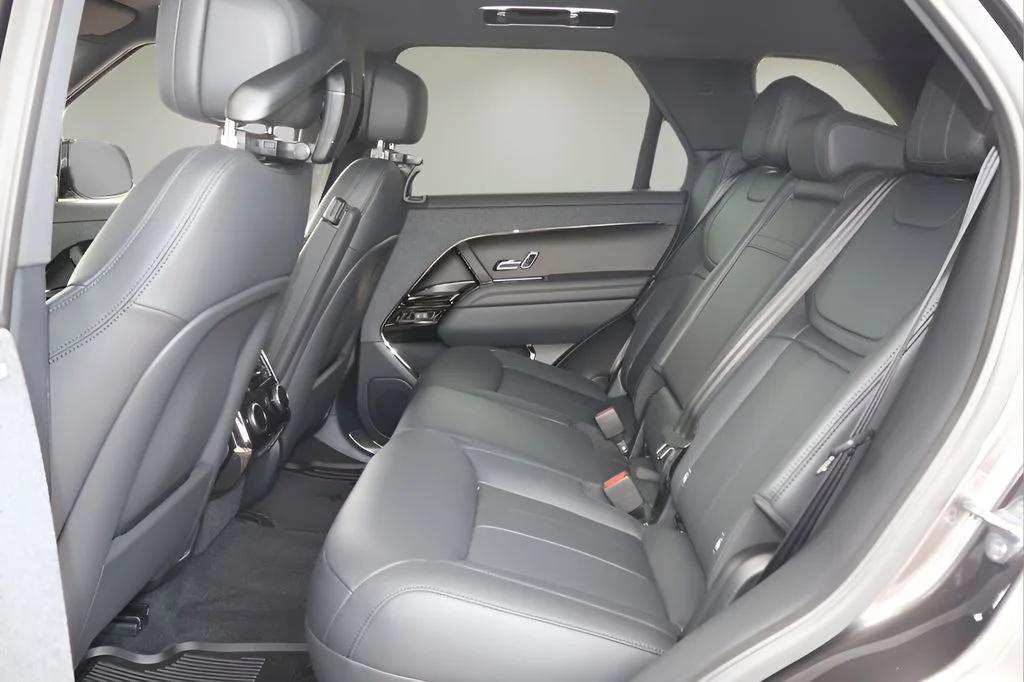 New 2026 Charente Grey Land Rover Dynamic SE image 12