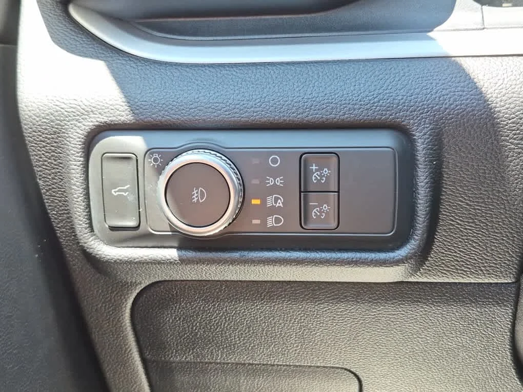 Used 2021 Star White Metallic Tri-Coat Ford XLT image 19