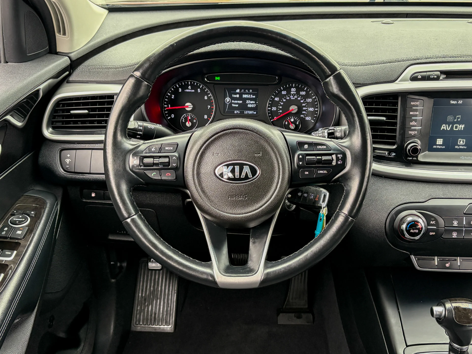 Used 2018 Purple Kia LX image 16