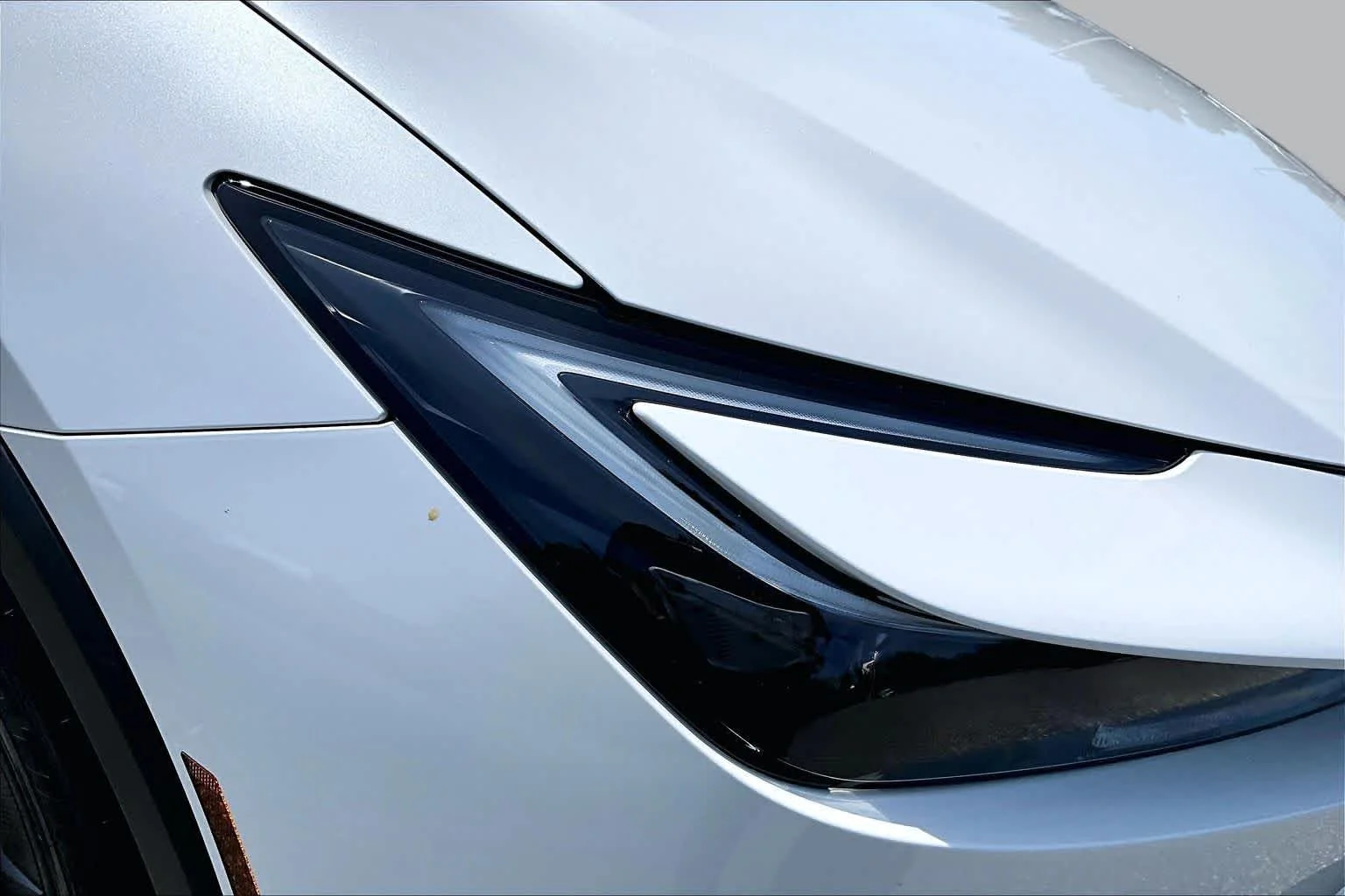 Used 2024 Wind Chill Pearl Toyota LE image 27