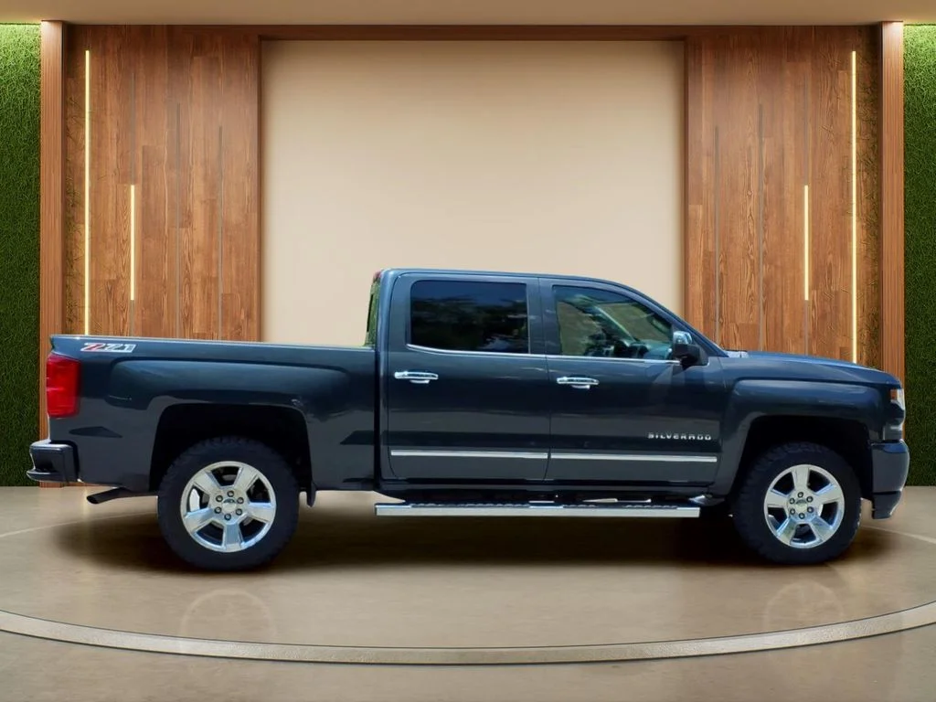 Used 2017 Gray Chevrolet LTZ image 34