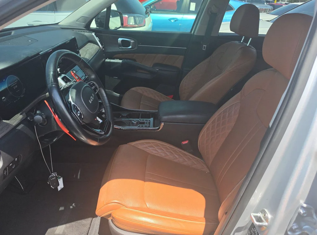 Used 2022 Silver Kia X-Line SX Prestige image 4
