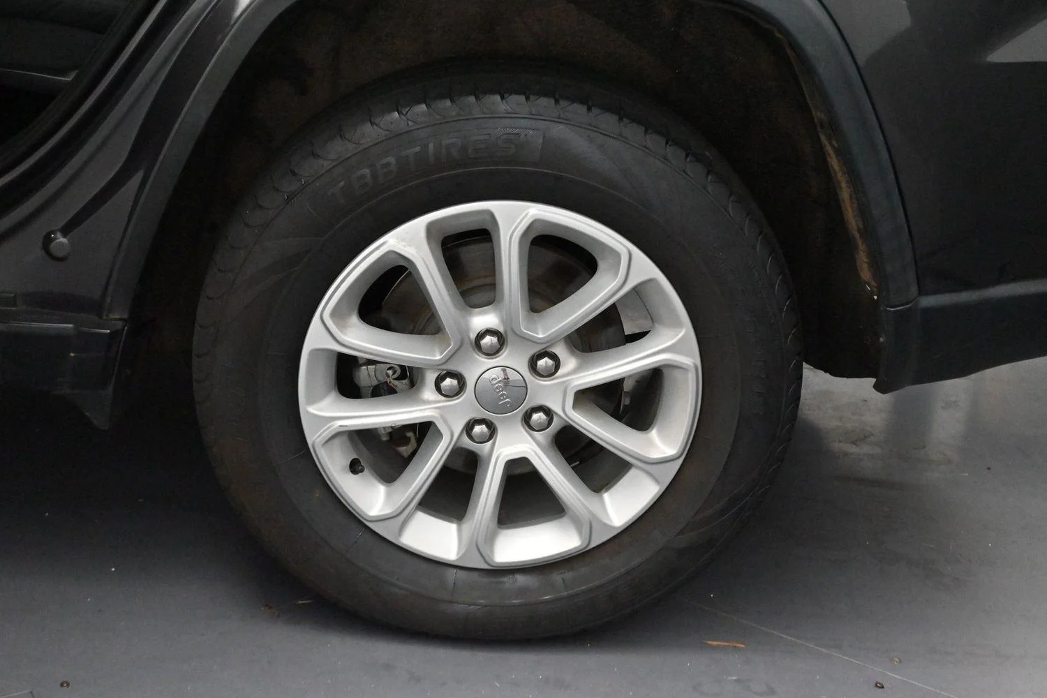 Used 2016  Jeep  image 30
