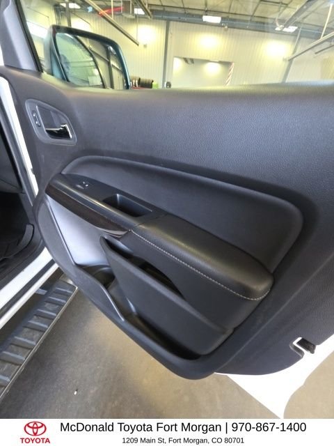 Used 2016 White GMC SLT image 22