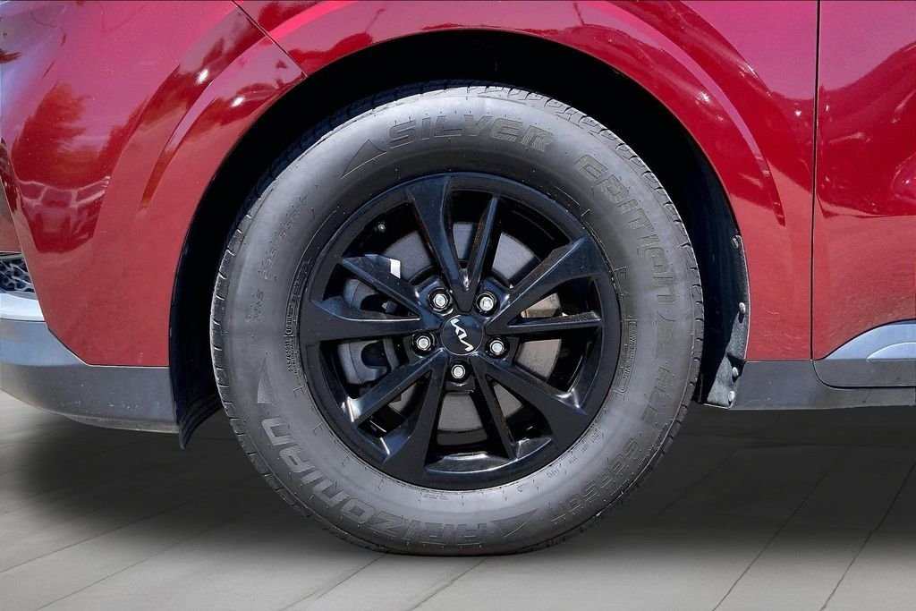 Used 2022 Red Kia LXS image 34