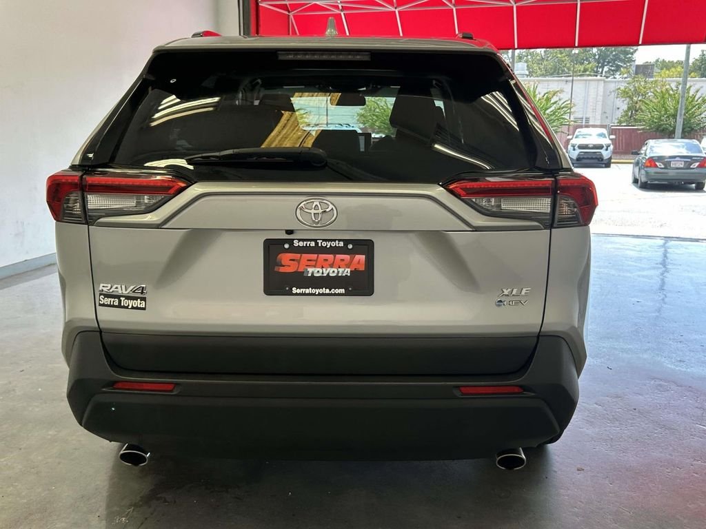 Certified Used 2025 Silver Toyota XLE Premium image 4