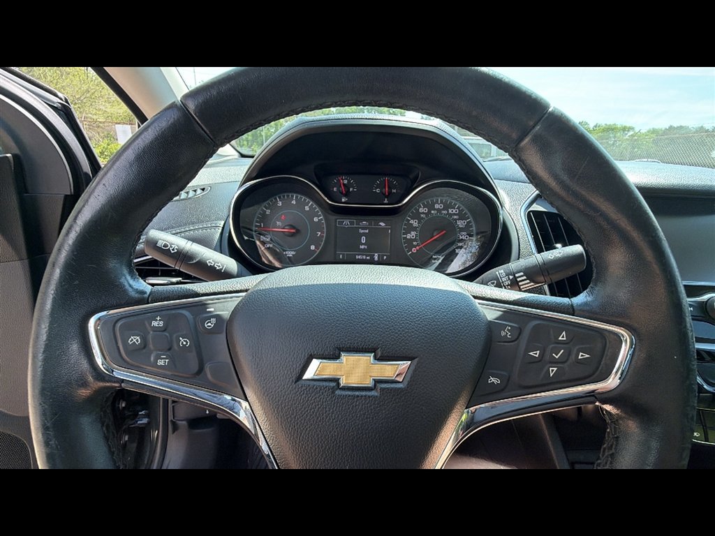 Used 2018 Graphite Metallic Chevrolet Premier image 12