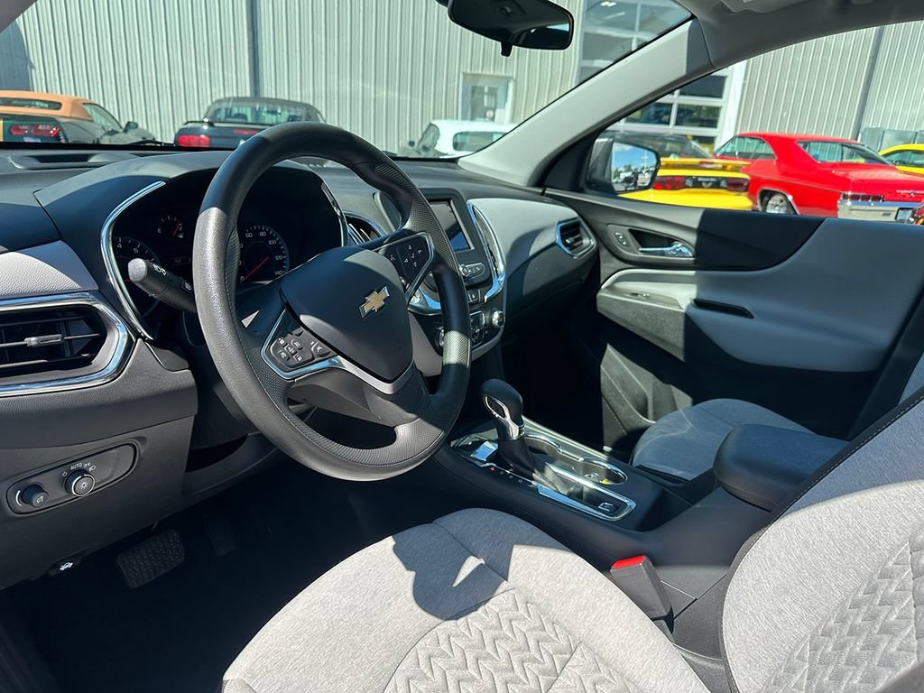 Used 2023 SUMMIT WHITE Chevrolet LS image 18