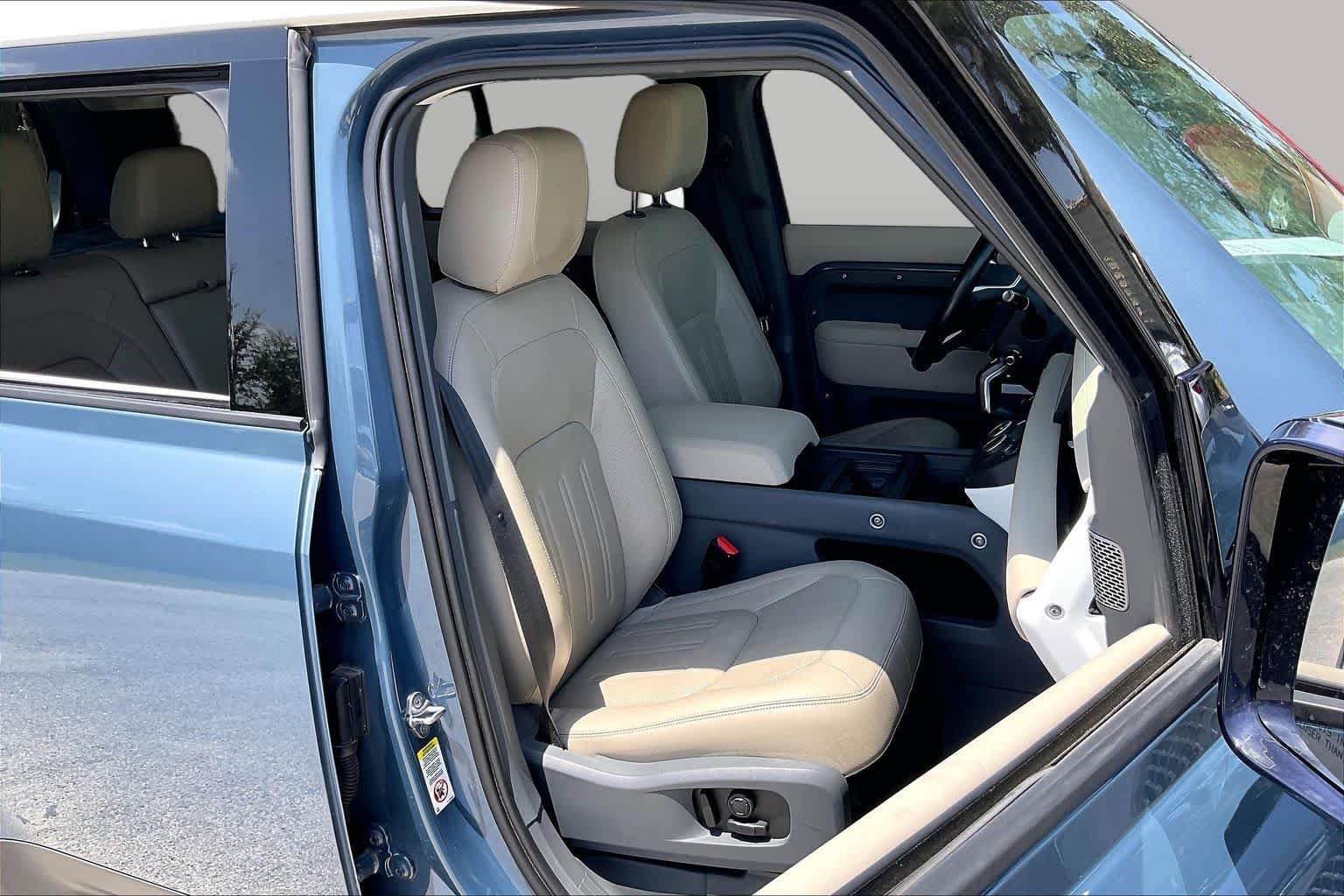 Used 2021 Tasman Blue Metallic Land Rover SE image 8