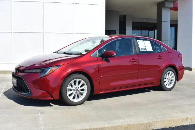 Used 2022 Red Toyota XLE image 2