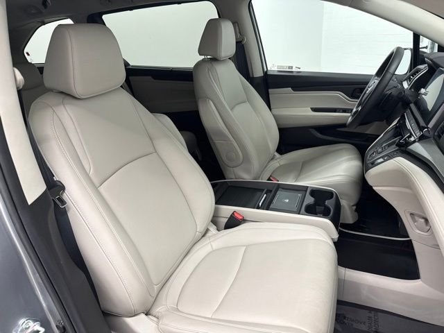 Used 2026 Solar Silver Metallic Honda EX-L image 27