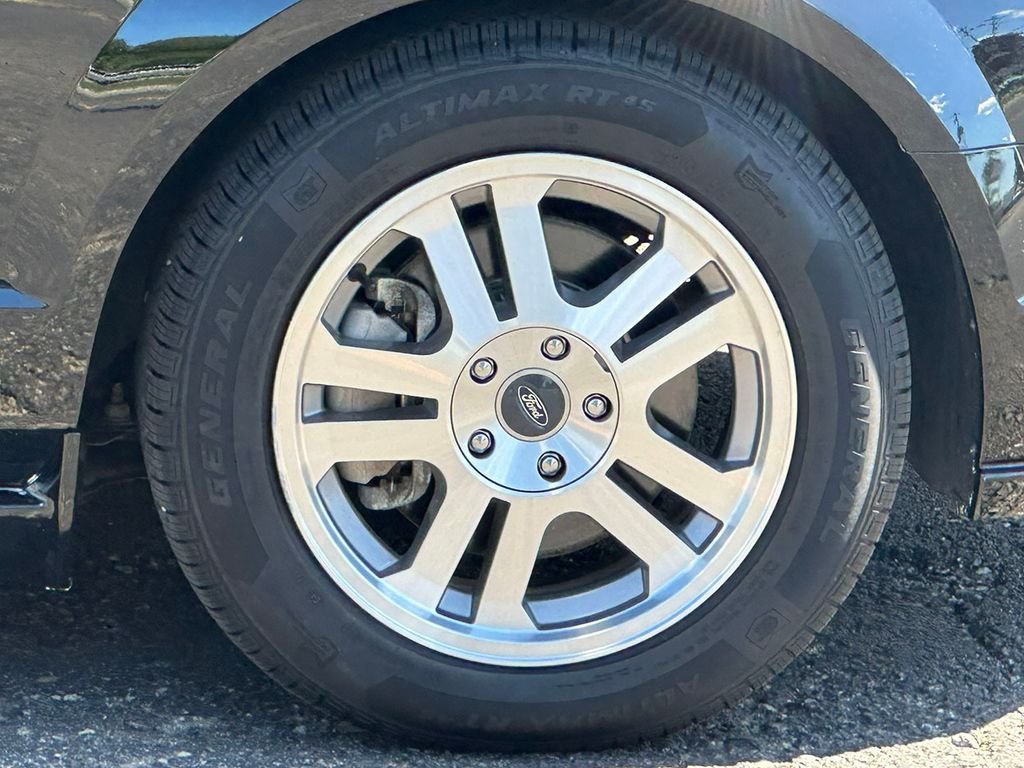 Used 2005 Black Ford  image 7