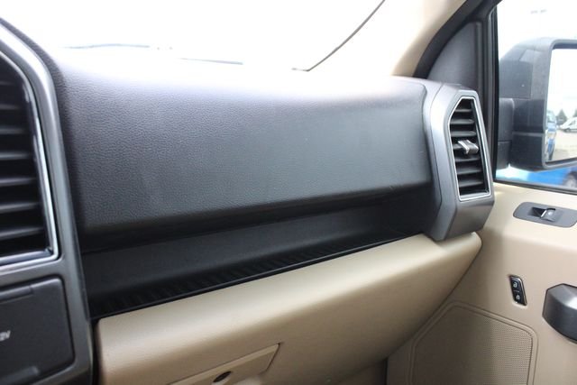 Used 2018 Shadow Black Ford XLT image 17