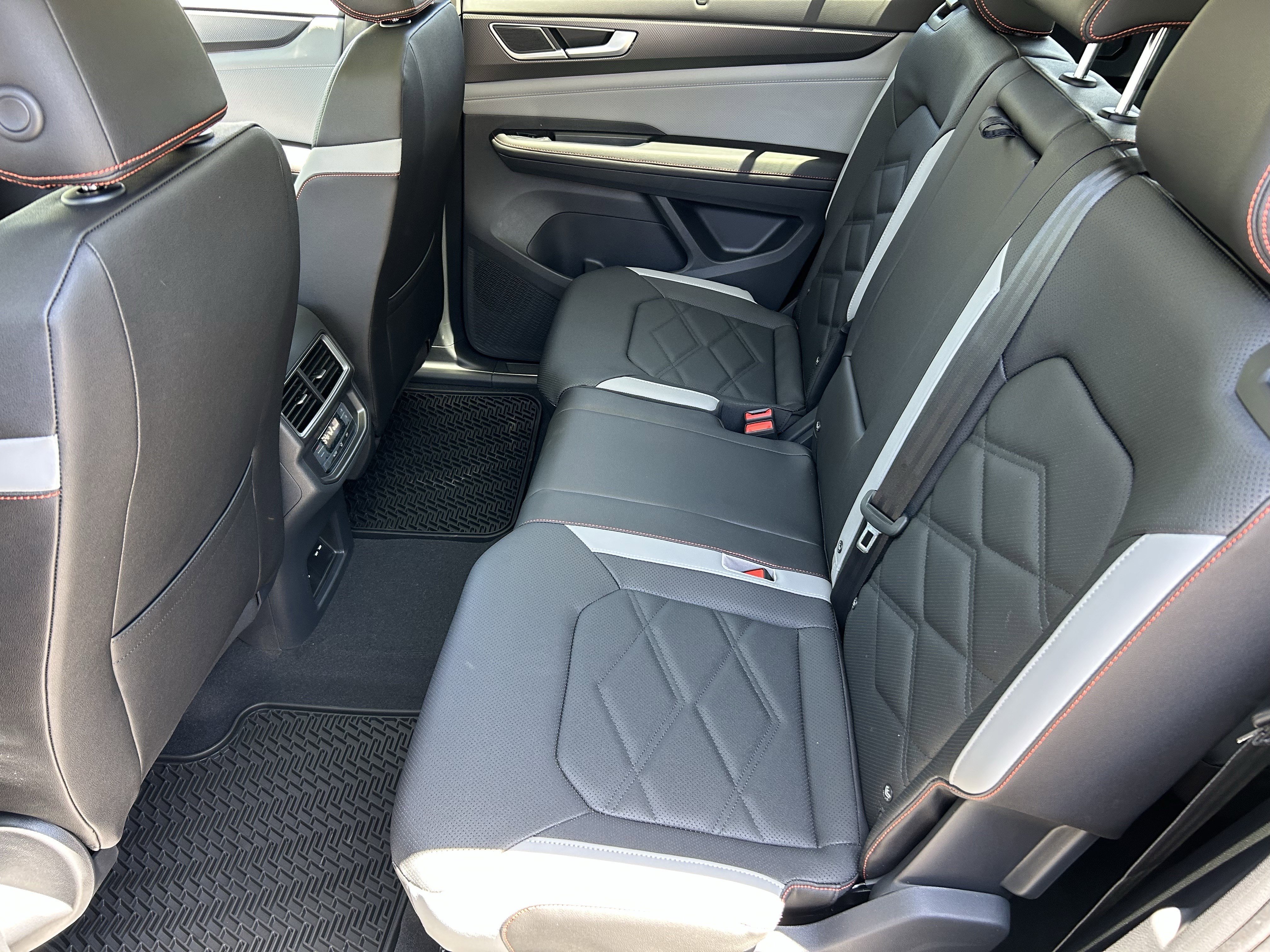 New 2026 Deep Black Pearl Volkswagen 2.0T Peak Edition image 13