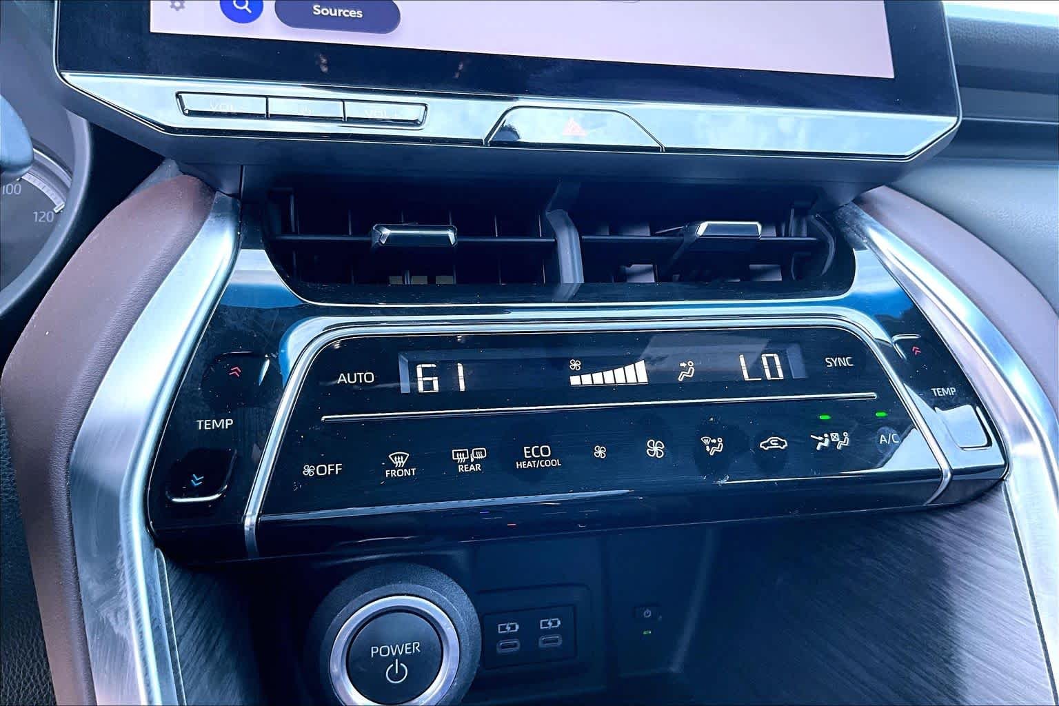 Used 2023 Wind Chill Pearl Toyota XLE image 34