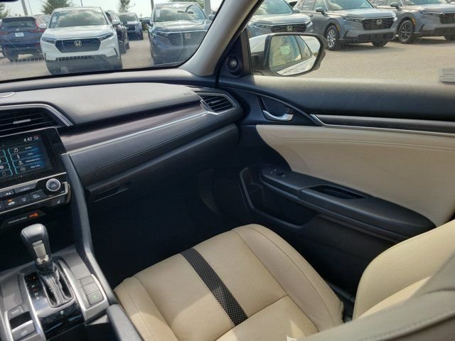 Used 2019 Platinum White Pearl Honda Touring image 17