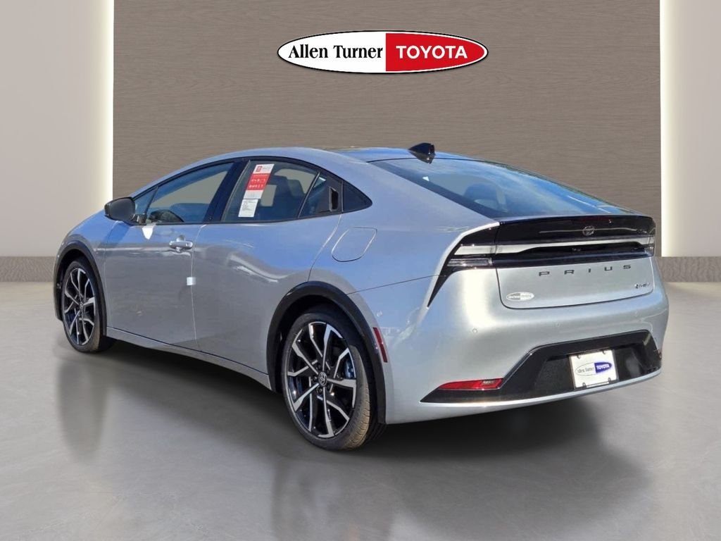 New 2026 Cutting Edge Toyota XSE Premium image 8