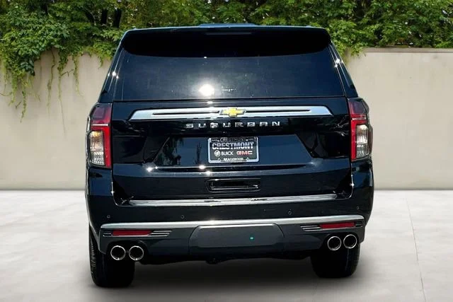 Used 2022 Black Chevrolet High Country image 5