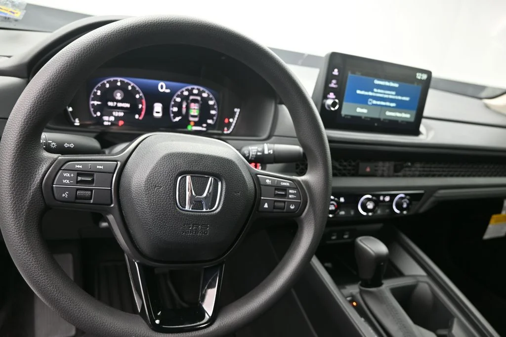 New 2026 Platinum White Pearl Honda LX image 18