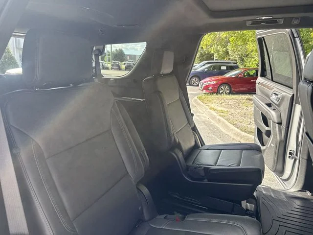 Used 2023 White Chevrolet Z71 image 11