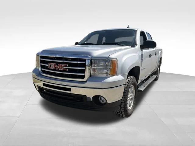 Used 2013 Silver GMC SLE image 9