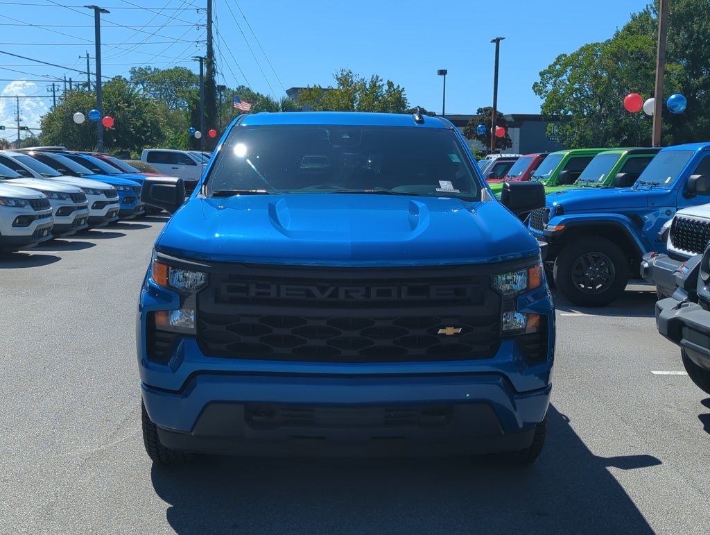 Used 2022 Blue Chevrolet Custom image 9