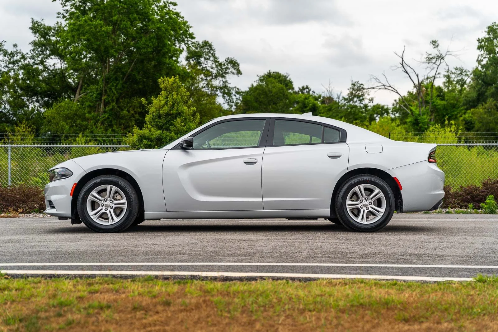 Used 2023 Silver Dodge SXT image 3