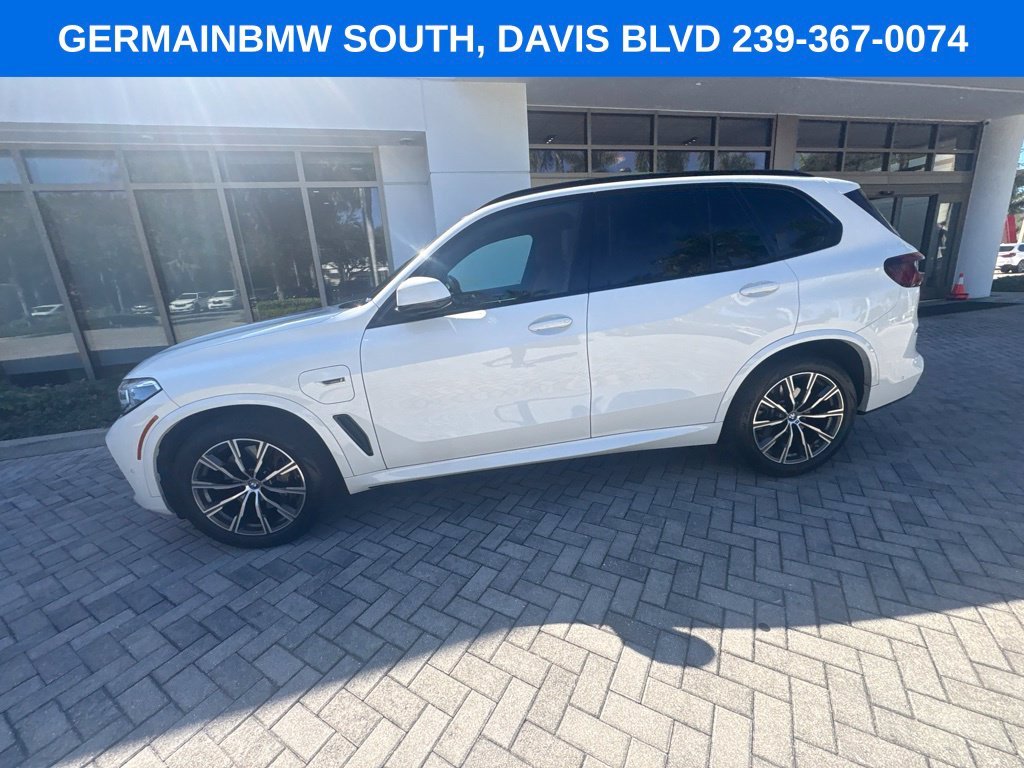 Certified Used 2023 Alpine White BMW xDrive45e image 4