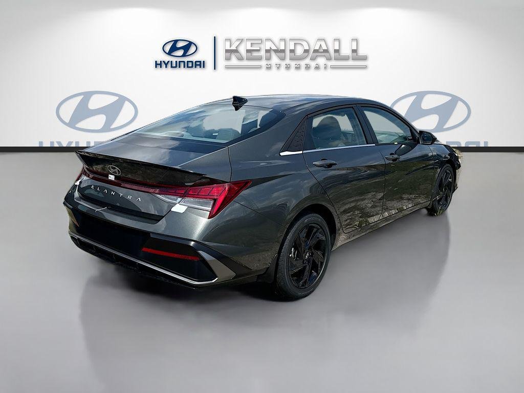 New 2026 Amazon Gray Hyundai SEL Sport Premium image 6