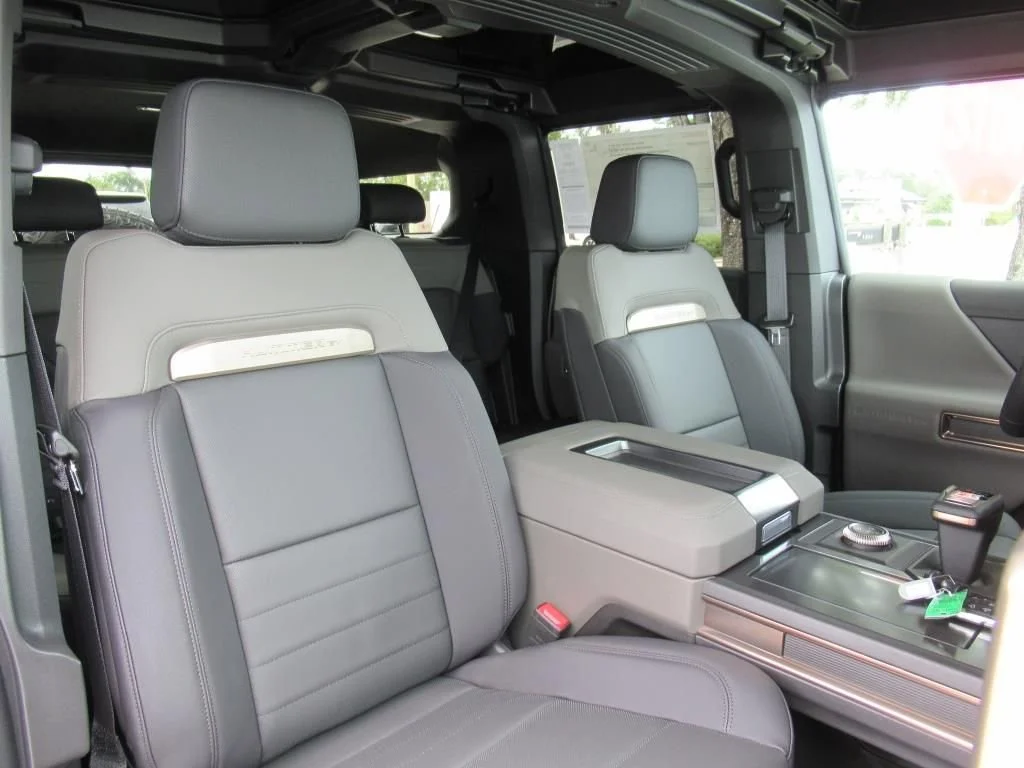2025 GMC HUMMER EV 2X - Photo 8