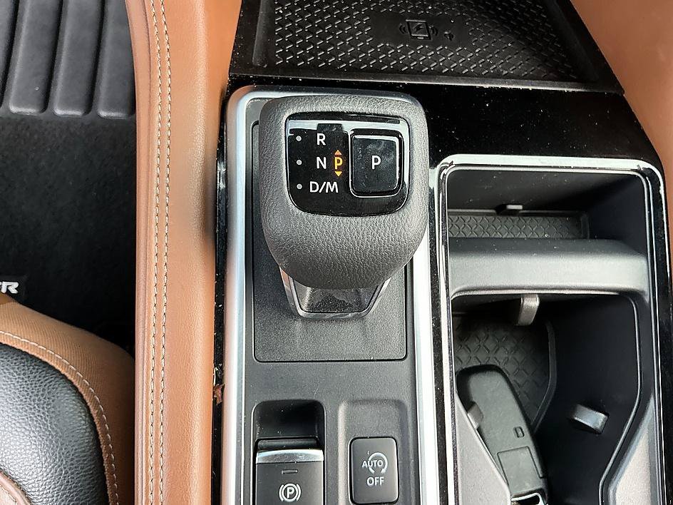 Used 2024 Super Black Nissan Platinum image 20