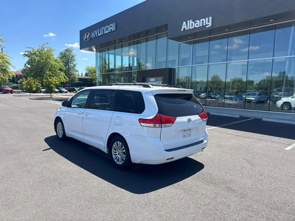 Used 2013 White Toyota XLE image 3