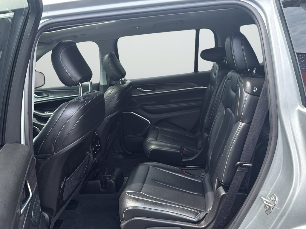 Used 2023 Silver Jeep Limited image 17