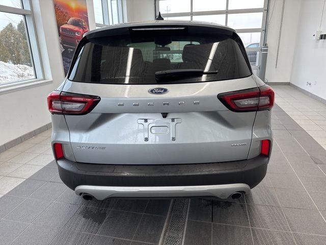 Used 2023 Silver Ford Active image 4