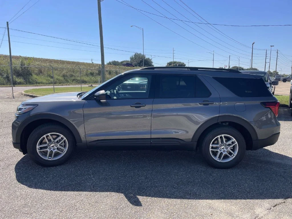 New 2027 Gray Ford Active image 6