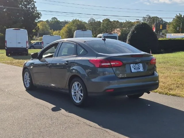 Used 2018 Gray Ford SE image 11