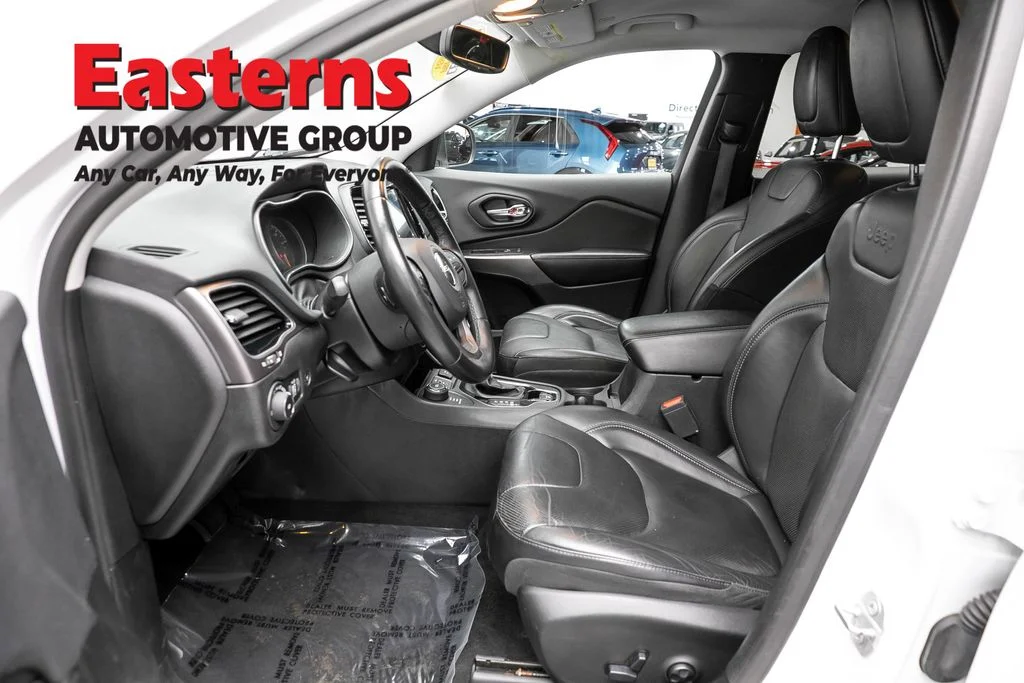 Used 2019 White Jeep Limited image 14