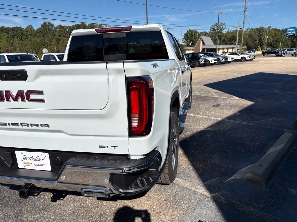 New 2026 Glacier White Tricoat GMC SLT image 4