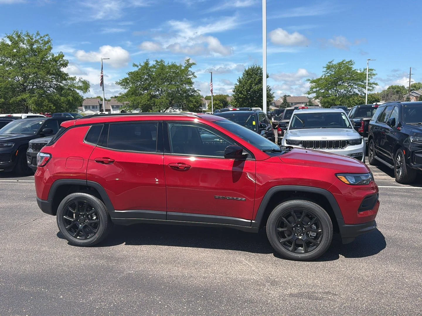 New 2026 Red Hot Pearl-Coat Exterior Paint Jeep Latitude Altitude image 8