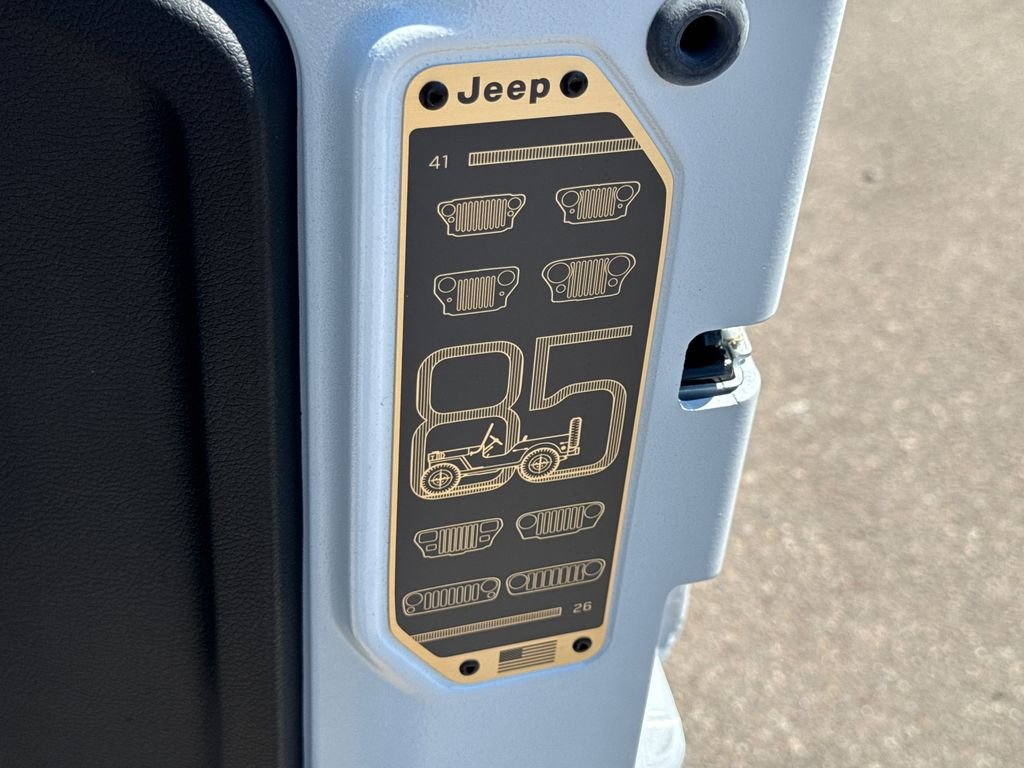 New 2026 Bright White Clear-Coat Exterior Paint Jeep 85th Anniversary Edition image 12