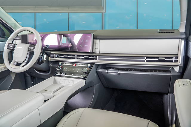 2025 Hyundai Santa Fe SEL - Photo 15