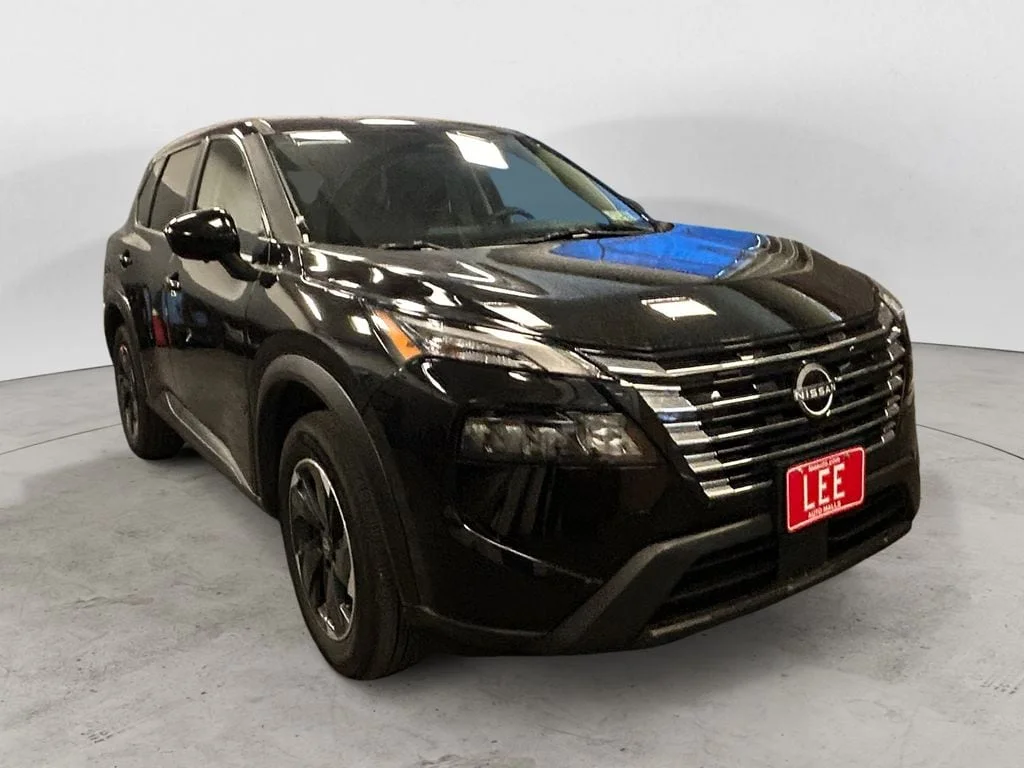 Used 2025 Super Black Nissan SV image 8
