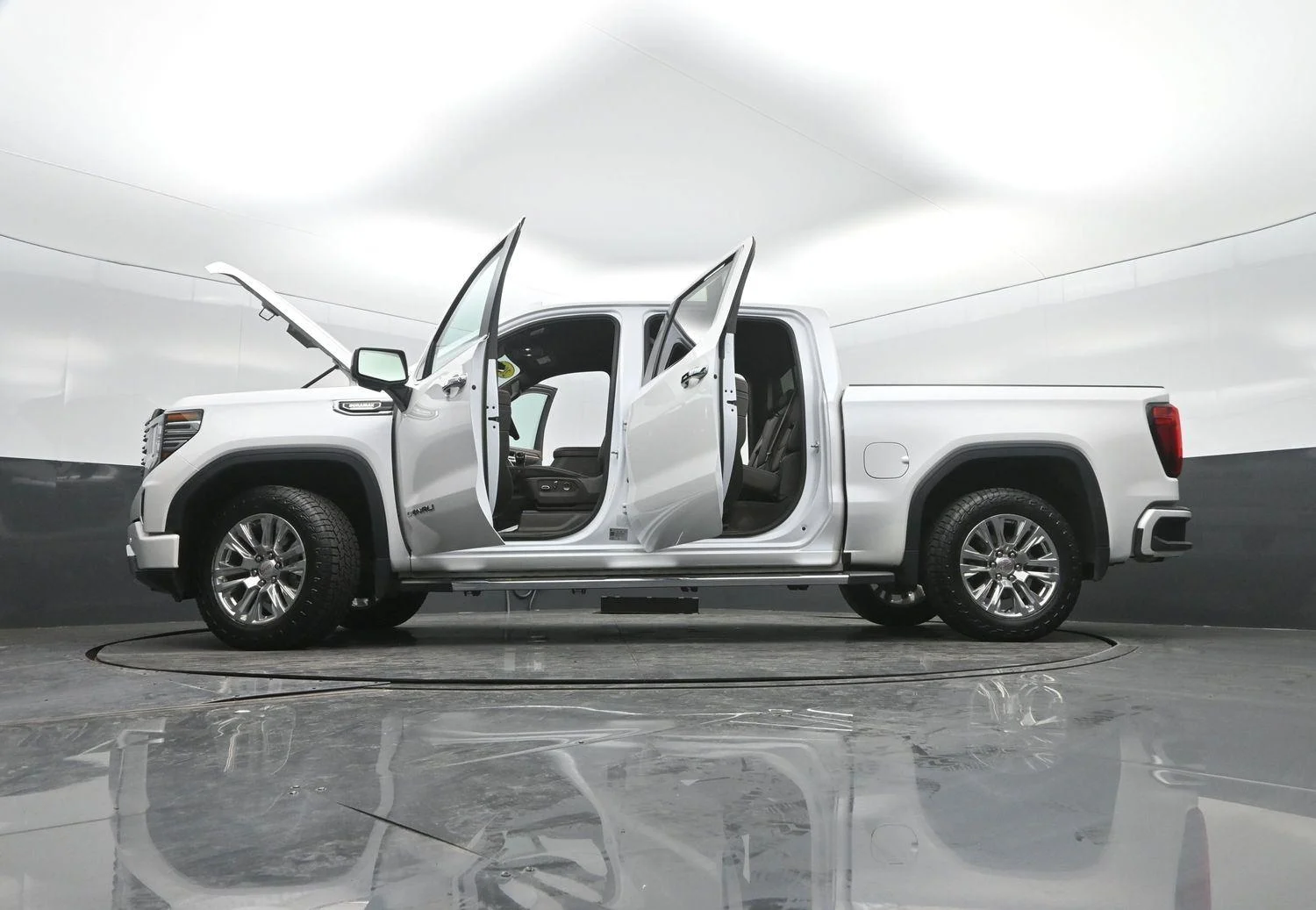 Used 2024 White Frost Tricoat GMC Denali image 56