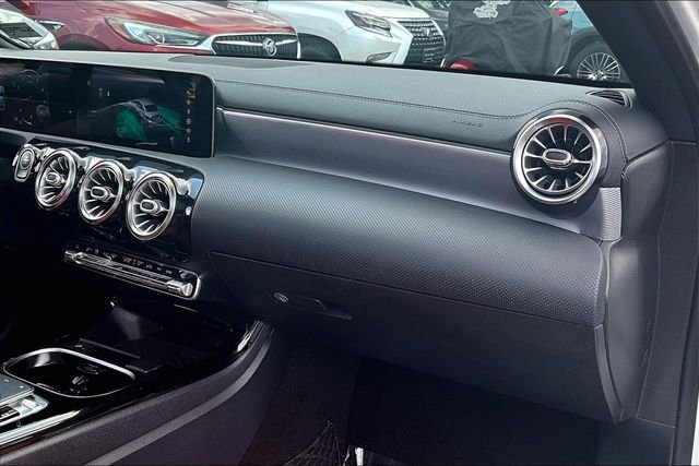 Used 2019 White Mercedes-Benz A 220 image 15